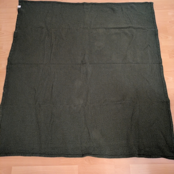 Green Waffle Knit Blanket - Picture 3 of 5